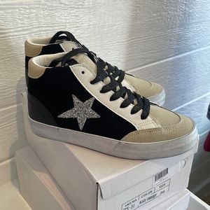 Black corduroy sneakers🫶🏻